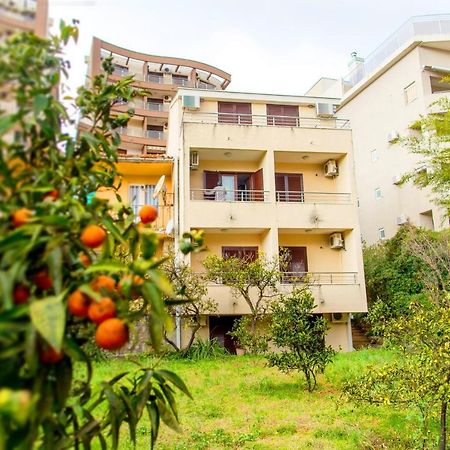 Guest House Mandarina ブドヴァ エクステリア 写真