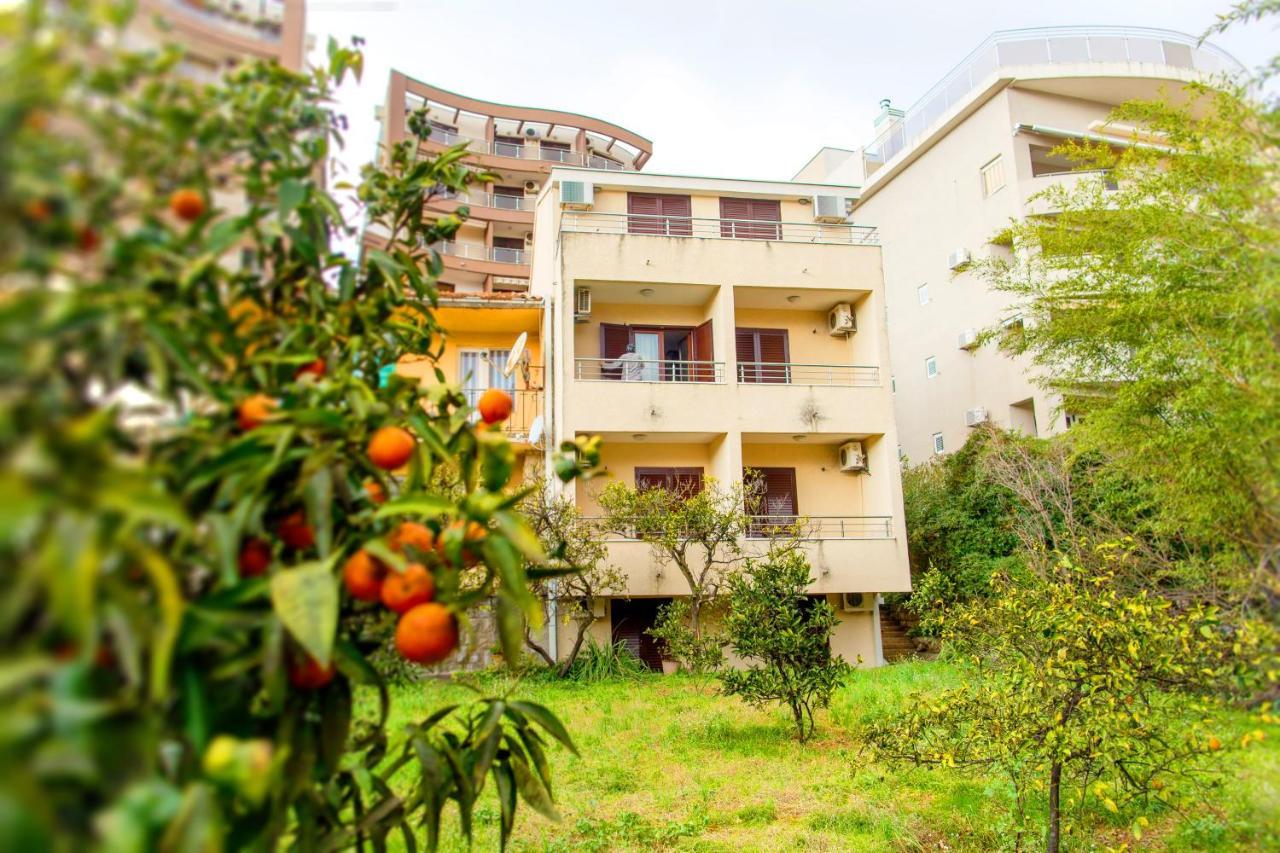 Guest House Mandarina ブドヴァ エクステリア 写真