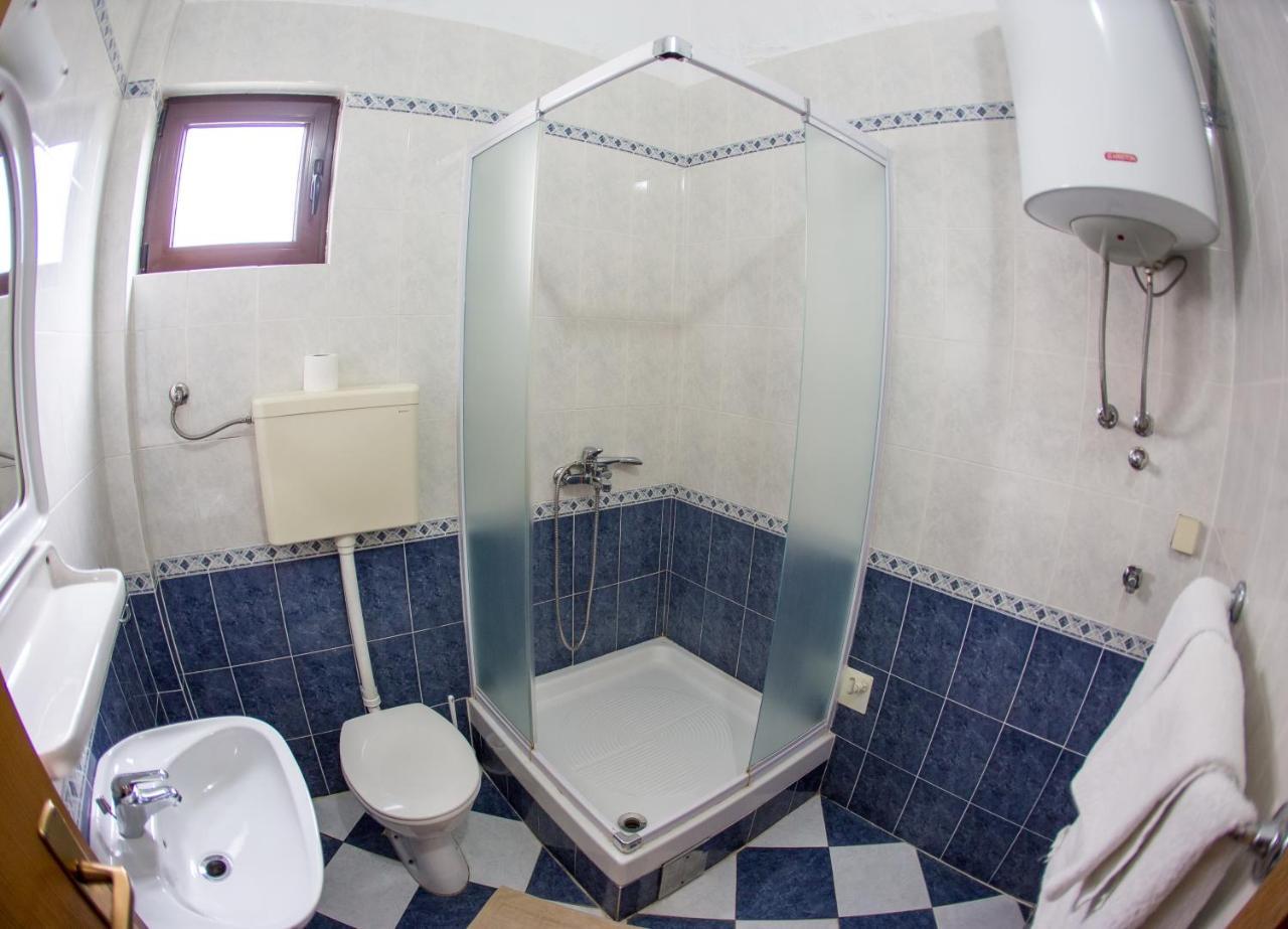 Guest House Mandarina ブドヴァ エクステリア 写真