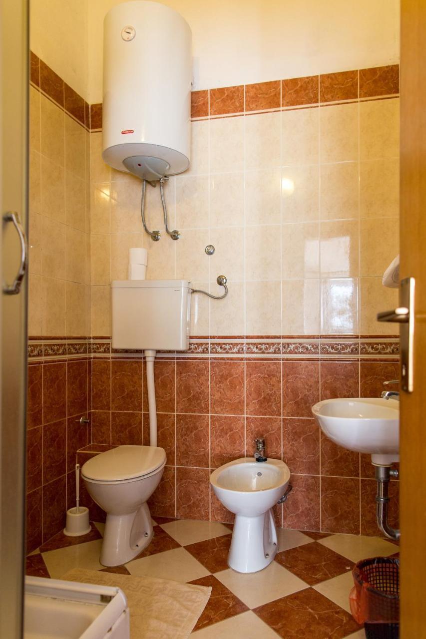 Guest House Mandarina ブドヴァ エクステリア 写真