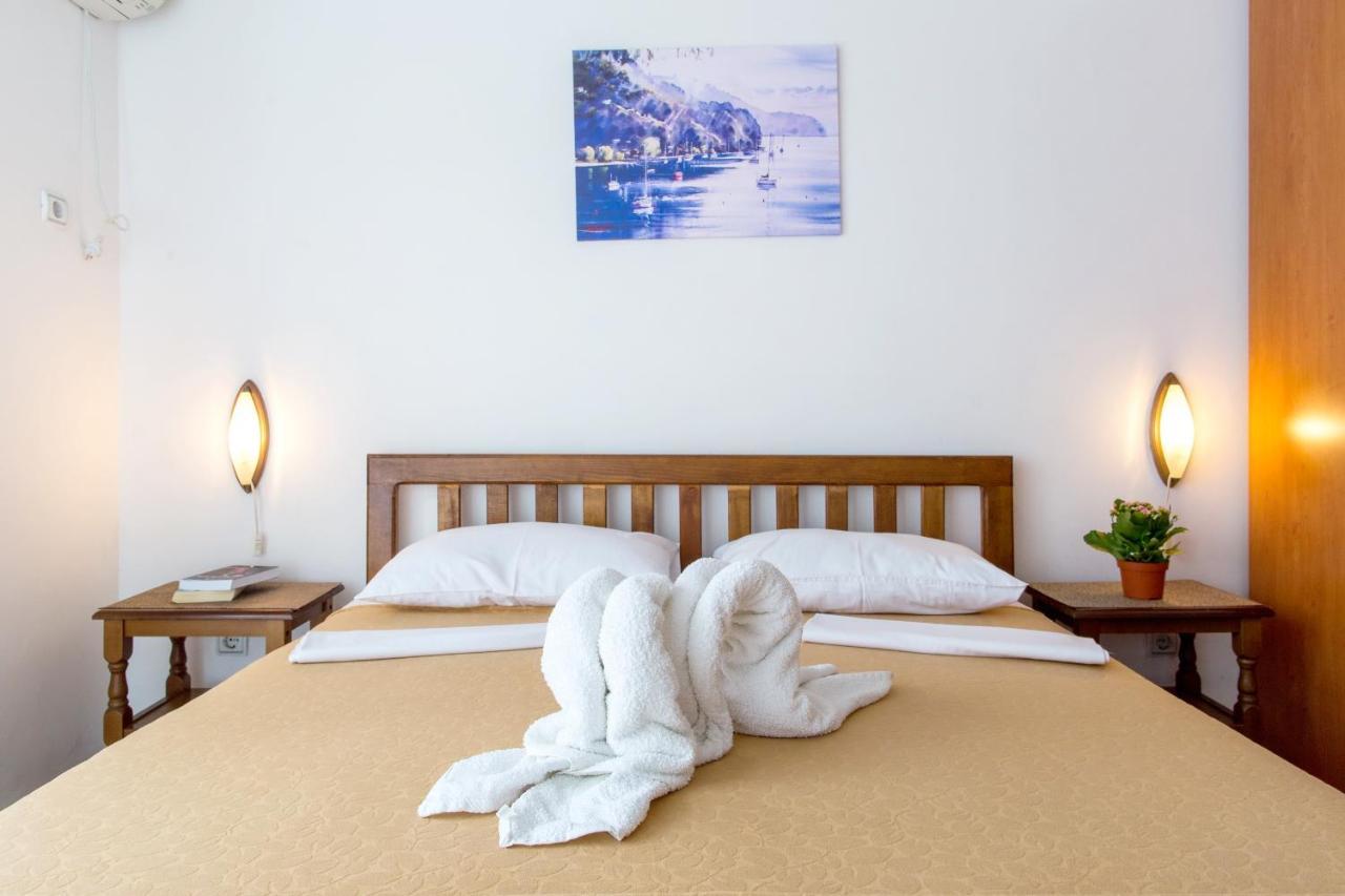 Guest House Mandarina ブドヴァ エクステリア 写真