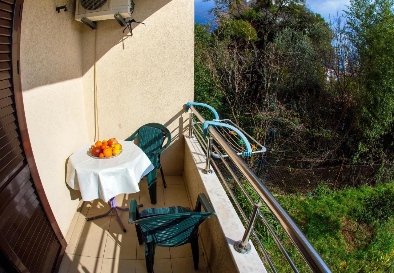 Guest House Mandarina ブドヴァ エクステリア 写真