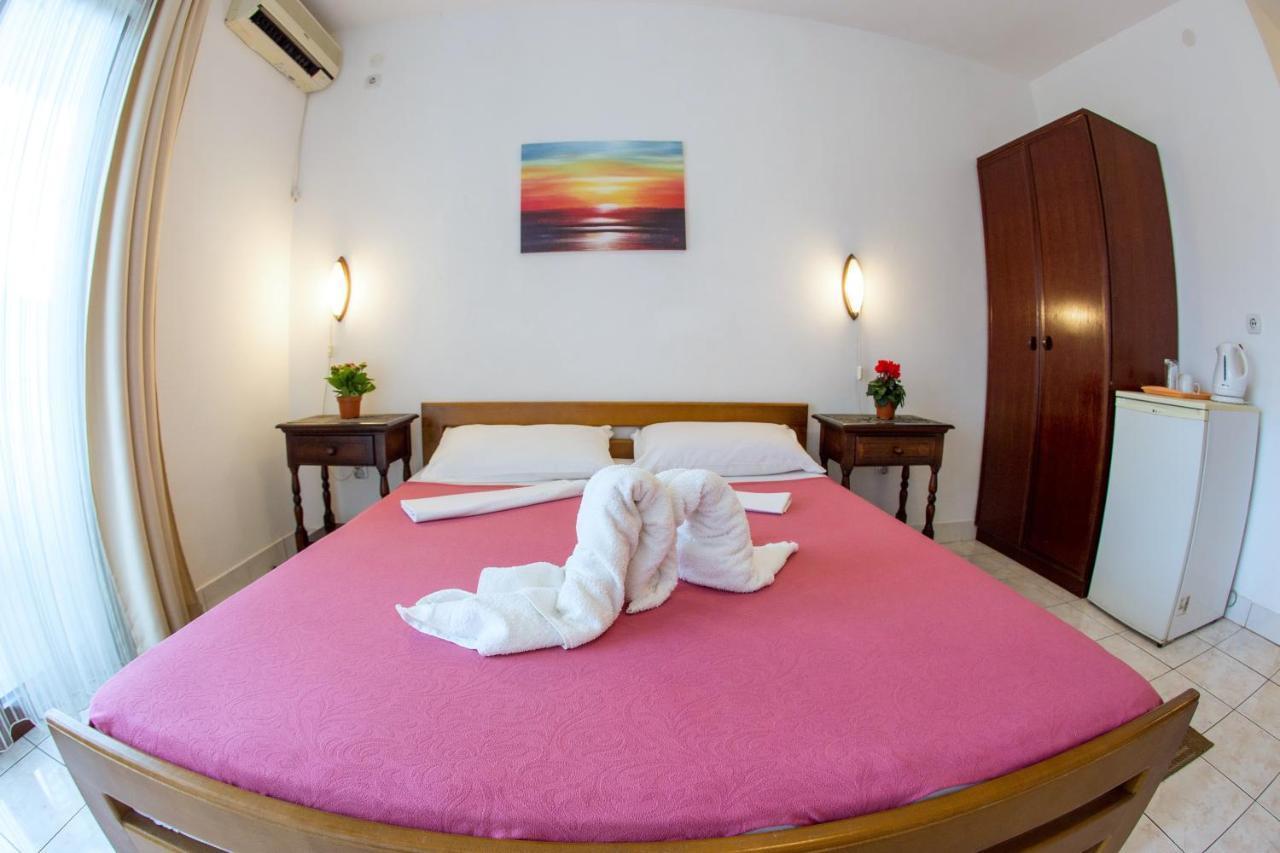 Guest House Mandarina ブドヴァ エクステリア 写真