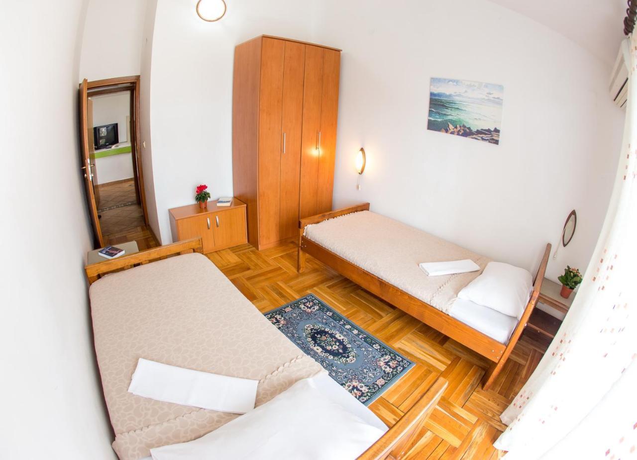 Guest House Mandarina ブドヴァ エクステリア 写真